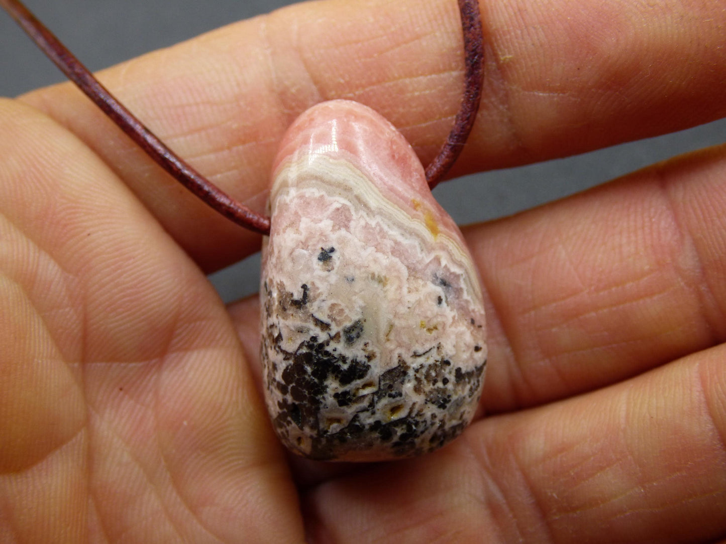 Rhodochrosite A - Collier de pierres précieuses rose pierre de guérison He She Homme Femme Cadeau Chanceux Pendentif HIPPIE GOA Boho Tibet Ethnique Naturel Unique