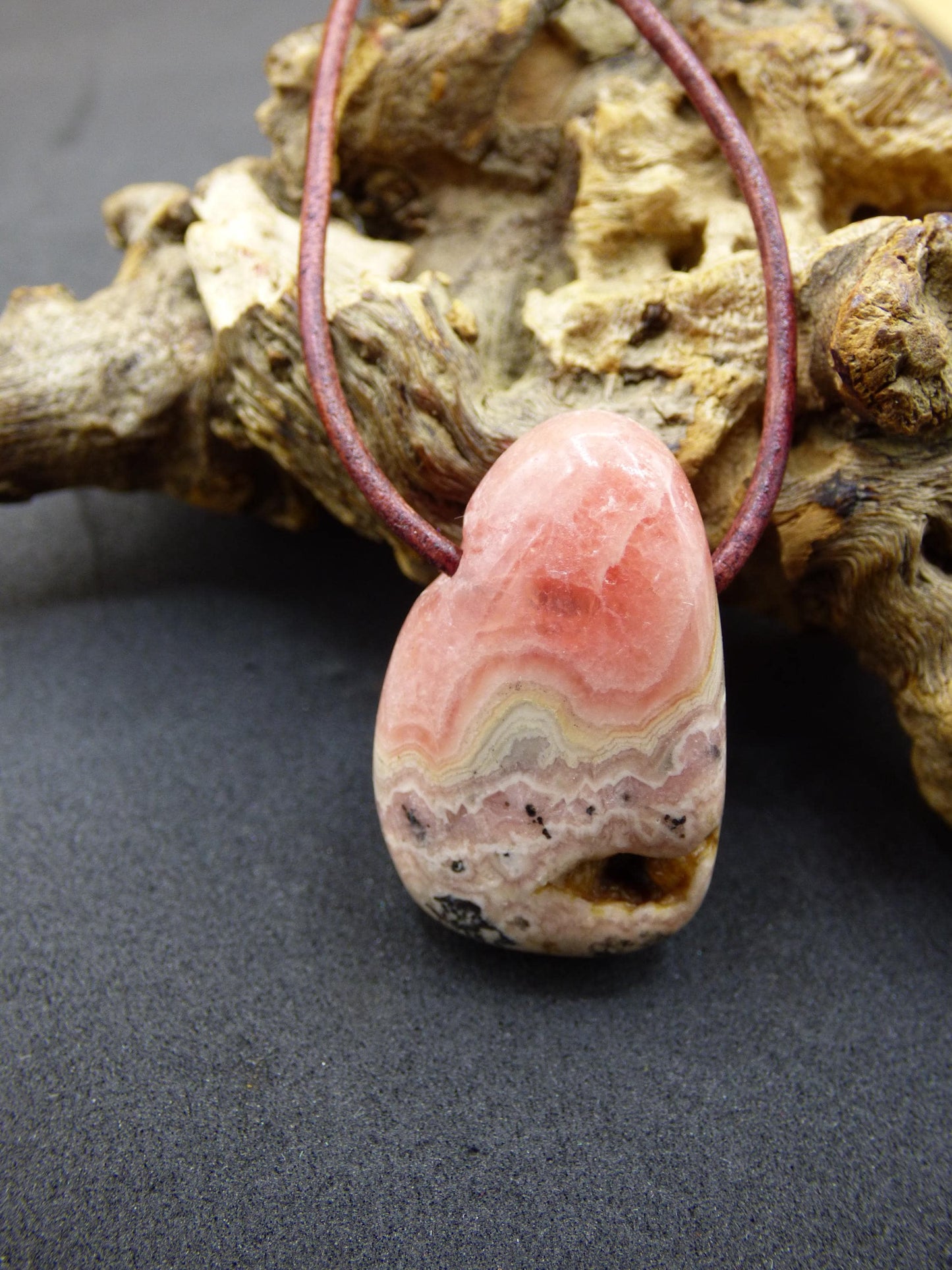 Rhodochrosite A - Collier de pierres précieuses rose pierre de guérison He She Homme Femme Cadeau Chanceux Pendentif HIPPIE GOA Boho Tibet Ethnique Naturel Unique