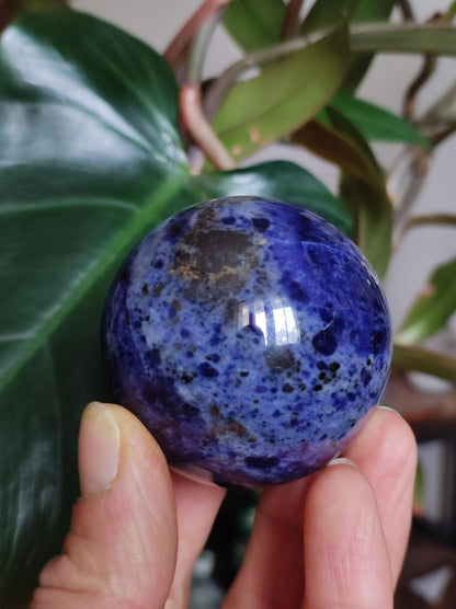 Sodalith - Edelstein Kugel Deko Sphere Massage Kristall Spielkugel Meditation Heilstein Frau Mann Geschenk Er Sie Haus Energie Traum Wohnen