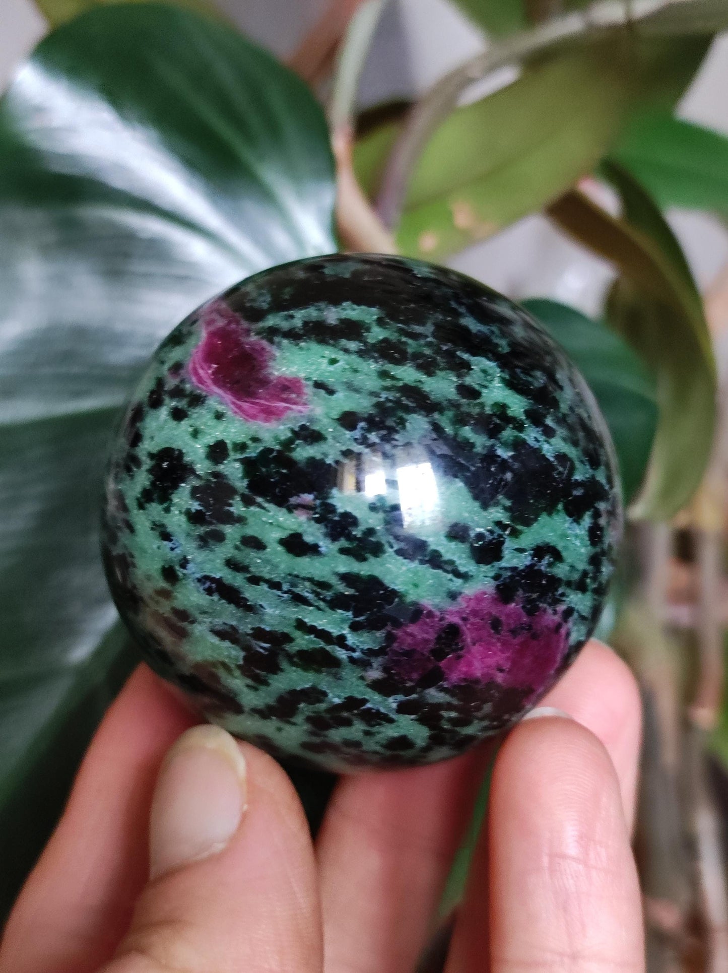 Rubis &amp; Zoisite Vert Rouge - Boule de Pierres Précieuses Sphère Décorative Collecteur Niveau Minéral Pierre de Guérison Vivante Qualité Naturelle Rare Rareté Cadeau Homme Femme