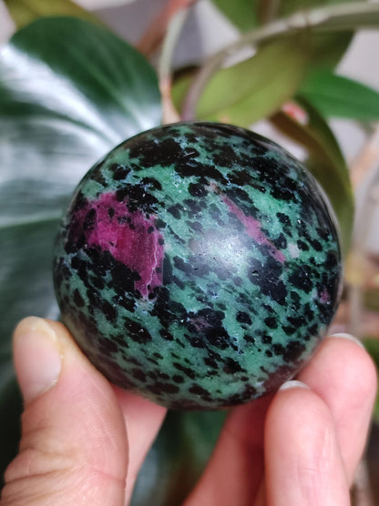 Rubis &amp; Zoisite Vert Rouge - Boule de Pierres Précieuses Sphère Décorative Collecteur Niveau Minéral Pierre de Guérison Vivante Qualité Naturelle Rare Rareté Cadeau Homme Femme