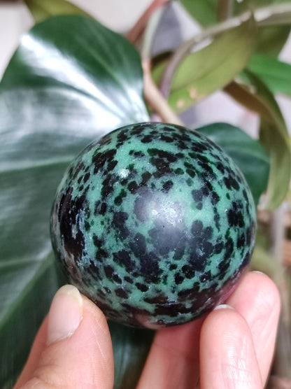 Rubis &amp; Zoisite Vert Rouge - Boule de Pierres Précieuses Sphère Décorative Collecteur Niveau Minéral Pierre de Guérison Vivante Qualité Naturelle Rare Rareté Cadeau Homme Femme