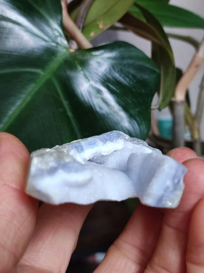 Calcédoine brute de grade A - Pierre précieuse de collection, pierre naturelle de guérison, minéral, énergie, chakra, décoration intérieure, cadeau pour elle, lui, homme, femme, bleue