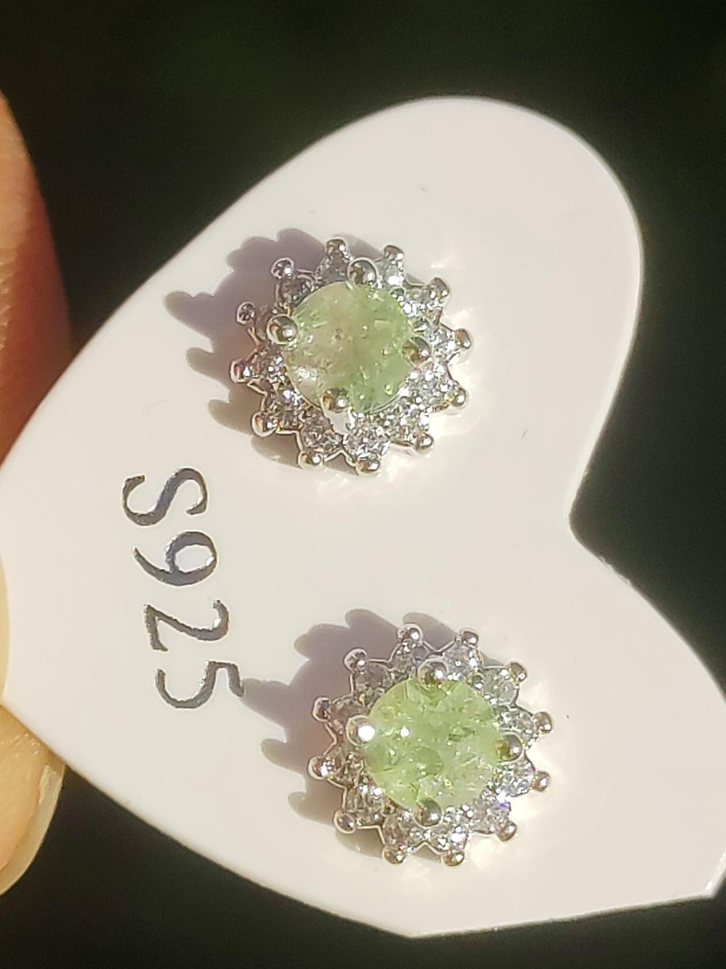 Boucles d'oreilles clous tourmaline verte argent sterling 925 rareté AAA bijoux femme boucles d'oreilles pierre précieuse pierre de guérison cadeau bijoux précieux rare spécial