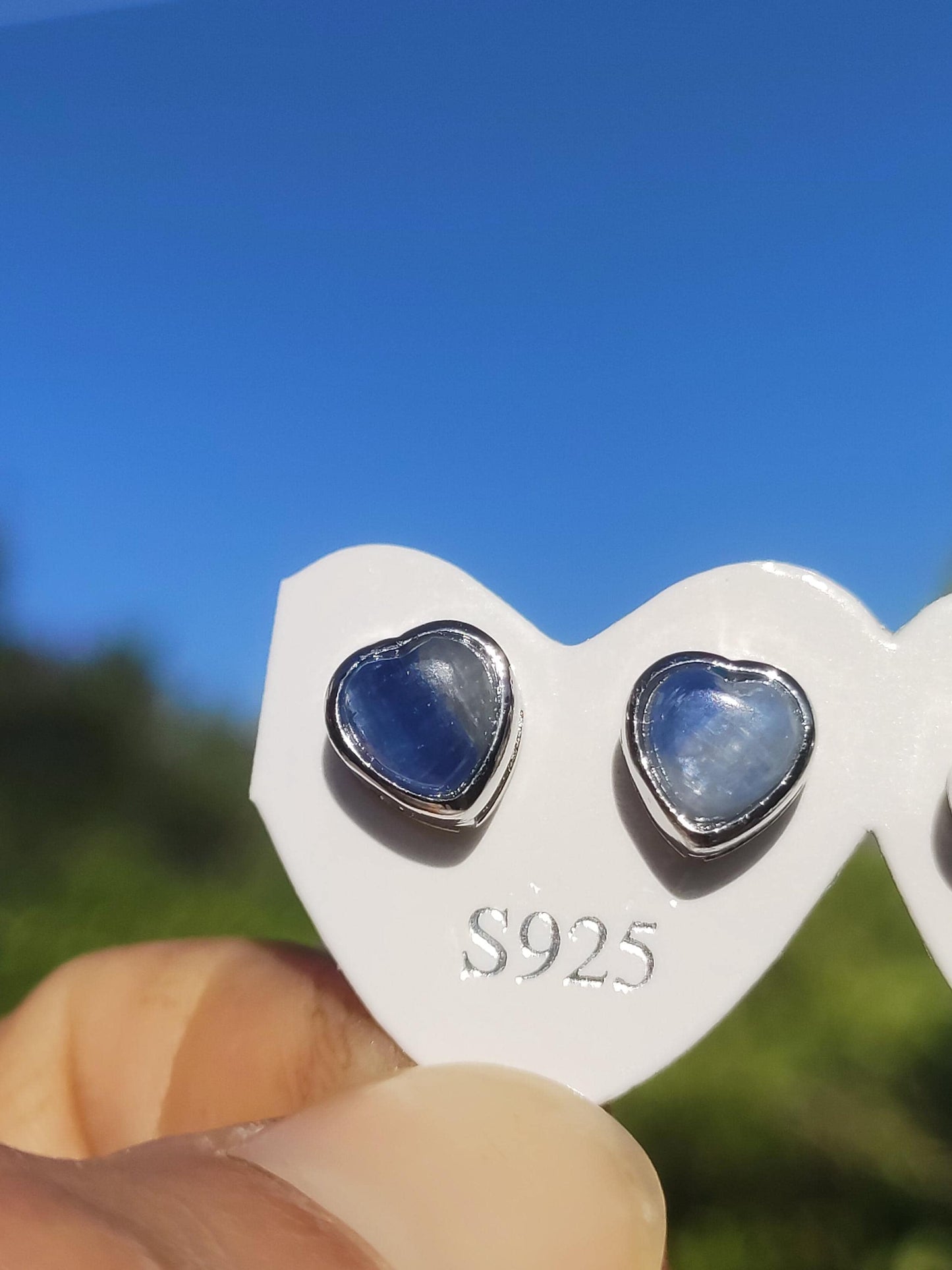Clous d'oreilles cœur en cyanite bleue argent sterling 925 rareté AAA bijoux femme boucles d'oreilles pierre précieuse pierre de guérison cadeau bijoux précieux rare unique