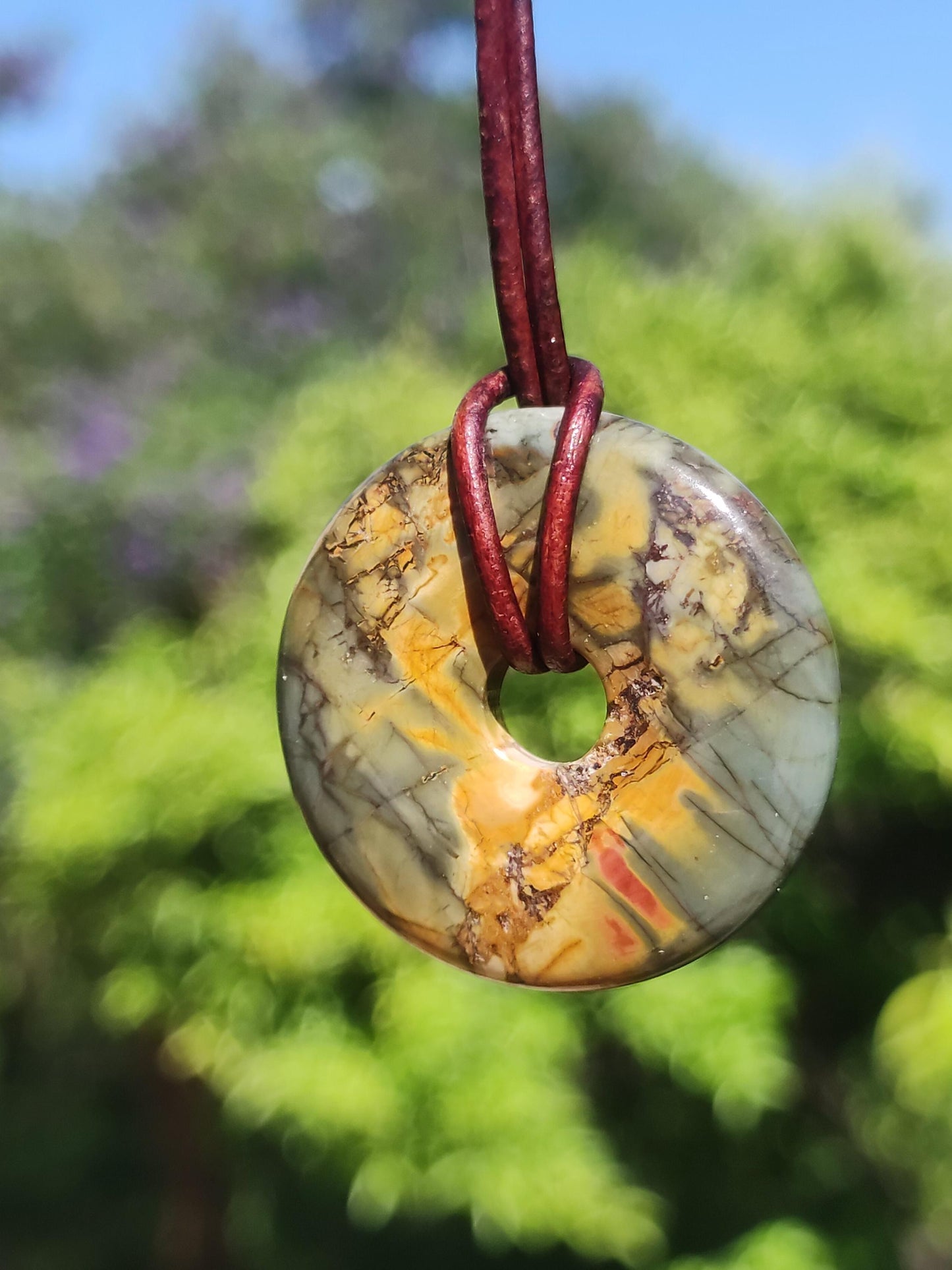 Picasso Jasper 30mm Donut Gemstone Collier HIPPIE GOA Boho Ethno Nature Donut Protection Symbole Guérison Pierre Collecteur Unique Homme Femme He She Cadeau