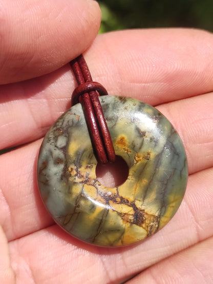 Picasso Jasper 30mm Donut Gemstone Collier HIPPIE GOA Boho Ethno Nature Donut Protection Symbole Guérison Pierre Collecteur Unique Homme Femme He She Cadeau