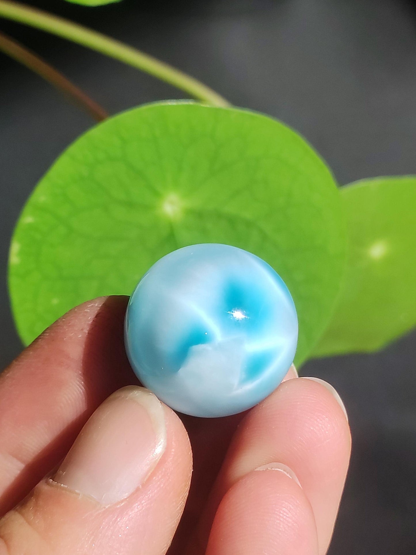 Larimar AAA - Edelstein Kugel blau Deko Sphere Kristall Geschenk blau Natur Heilstein Natur Sammler Mineral Geschenk Meer Himmel