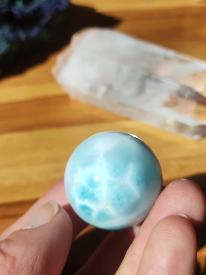 Larimar AAA *Fractale* Boule de pierre précieuse Décoration bleue Sphère Cristal Cadeau Pierre de guérison naturelle bleue Collectionneur naturel Cadeau minéral Mer Ciel