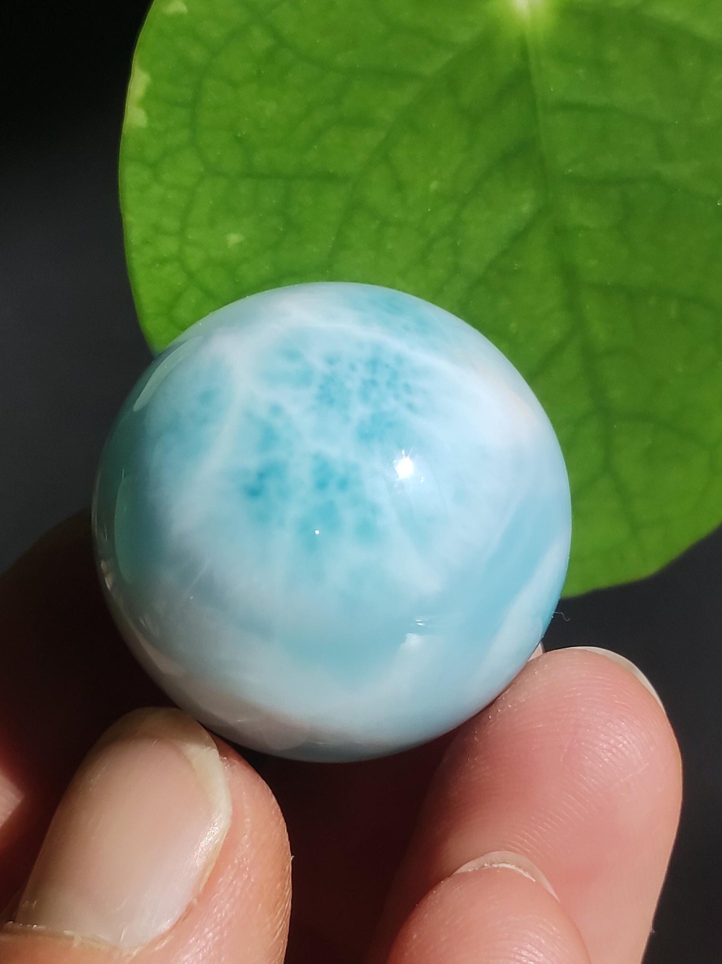 Larimar AAA *Fractale* Boule de pierre précieuse Décoration bleue Sphère Cristal Cadeau Pierre de guérison naturelle bleue Collectionneur naturel Cadeau minéral Mer Ciel