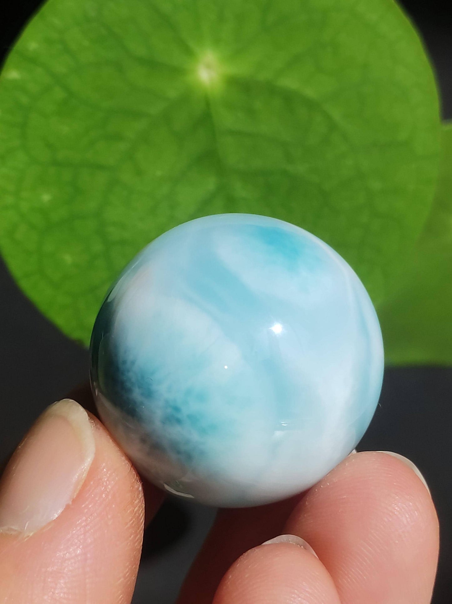 Larimar AAA *Fractale* Boule de pierre précieuse Décoration bleue Sphère Cristal Cadeau Pierre de guérison naturelle bleue Collectionneur naturel Cadeau minéral Mer Ciel
