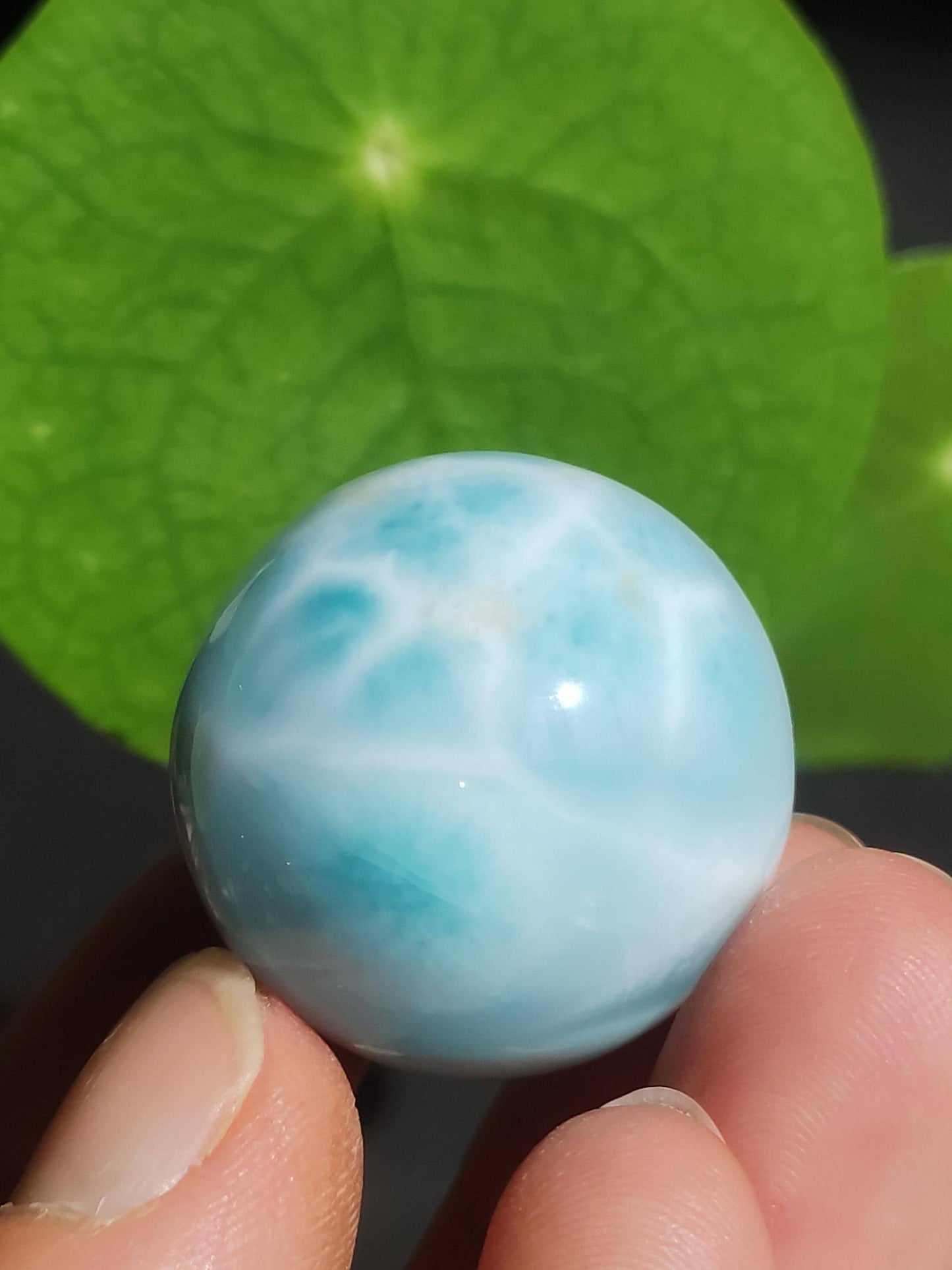 Larimar AAA *Fractale* Boule de pierre précieuse Décoration bleue Sphère Cristal Cadeau Pierre de guérison naturelle bleue Collectionneur naturel Cadeau minéral Mer Ciel