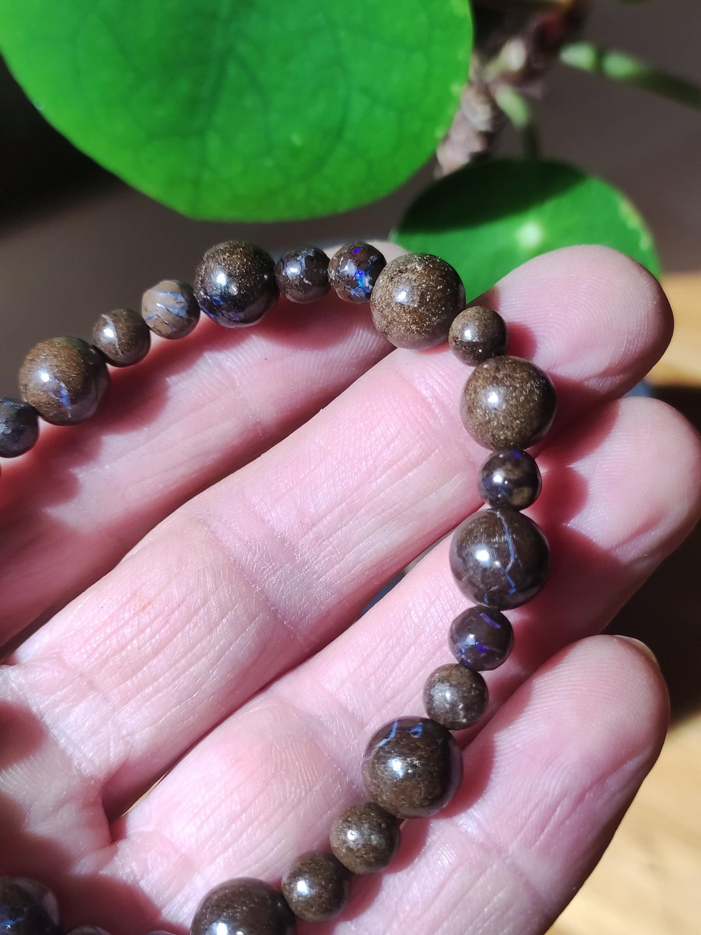 Boulder Opal Queensland *RARITÉ* Stretch ~ Bracelet de pierres précieuses ~ GOA ~Hippie ~Boho ~Ethno ~Pierre de guérison ~Magie ~Rarité bracelet coloré bien sûr