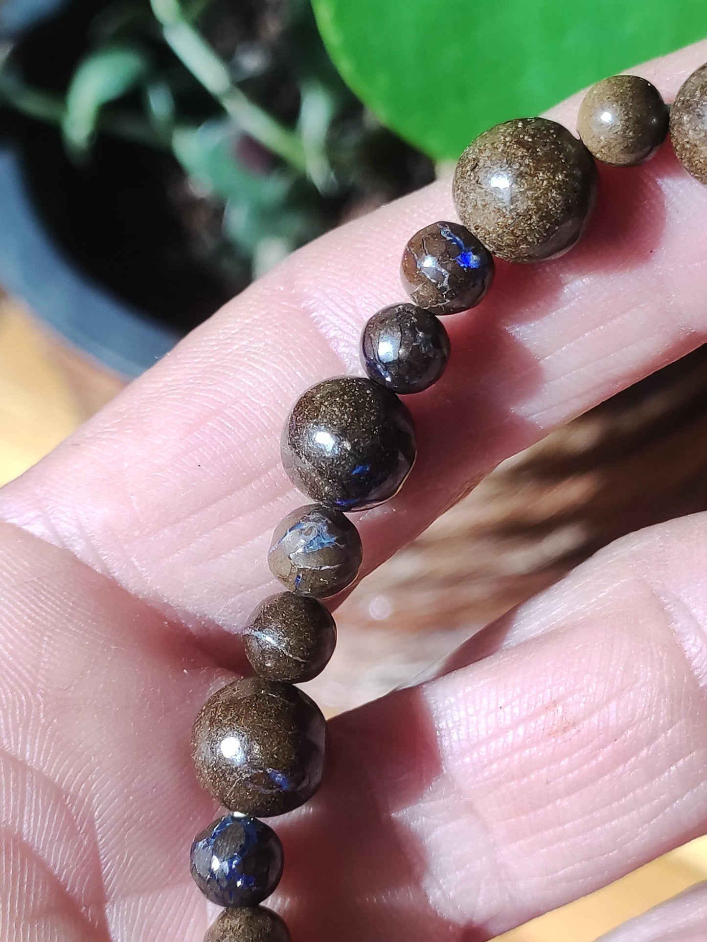 Boulder Opal Queensland *RARITÉ* Stretch ~ Bracelet de pierres précieuses ~ GOA ~Hippie ~Boho ~Ethno ~Pierre de guérison ~Magie ~Rarité bracelet coloré bien sûr