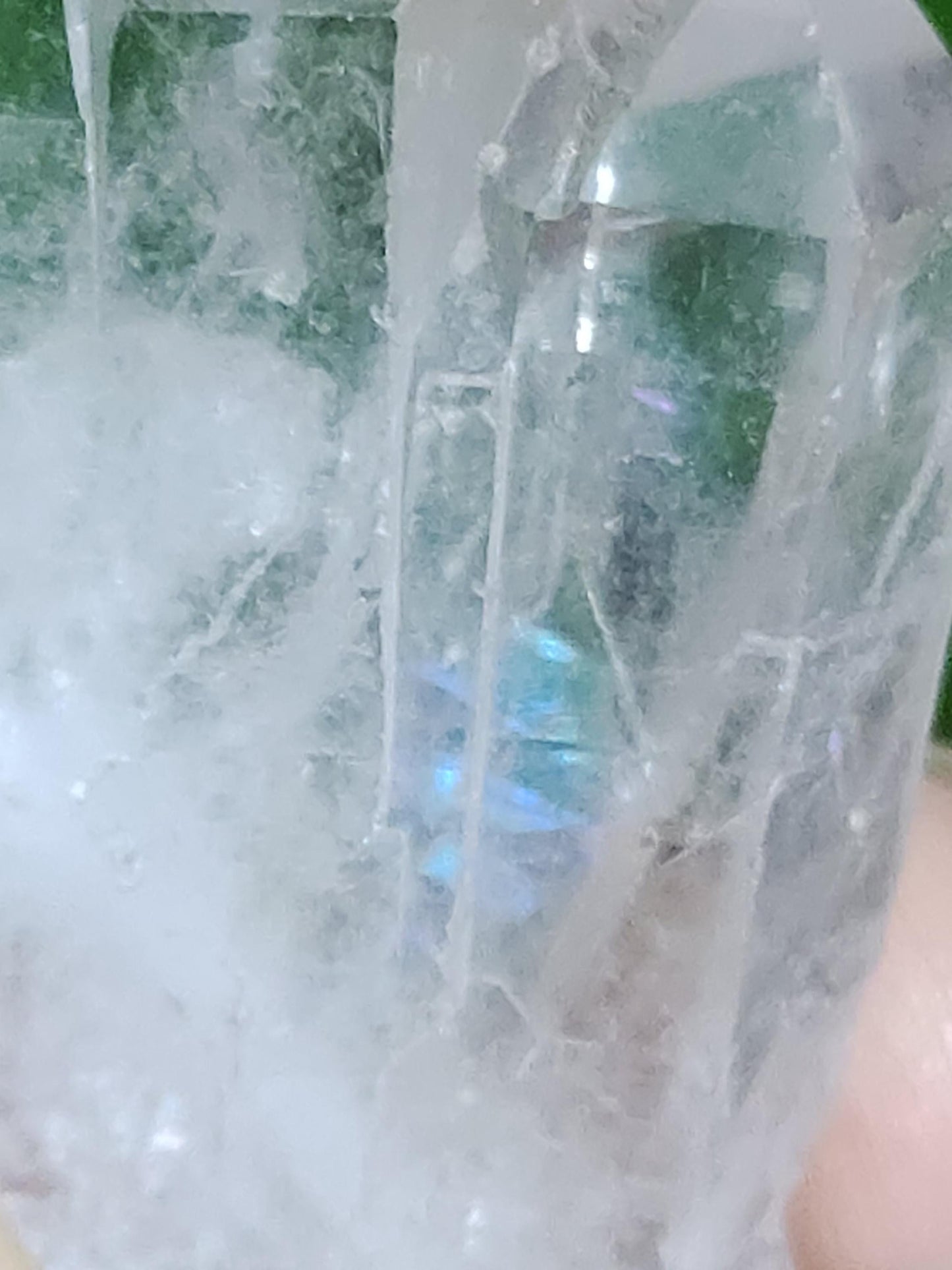 Quartz Rock Crystal Rainbow Point Collector's Grade Rarity Gemstone Decor Crystal Healing Stone Mineral Collection Energy Natural Unique Rare