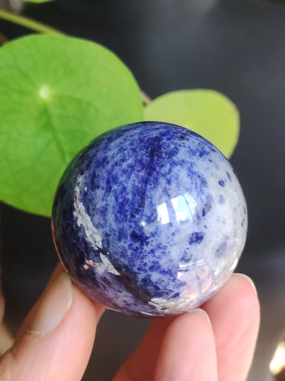 Sodalith - Edelstein Kugel Deko Sphere Massage Kristall Spielkugel Meditation Heilstein Frau Mann Geschenk Er Sie Haus Energie Traum Wohnen