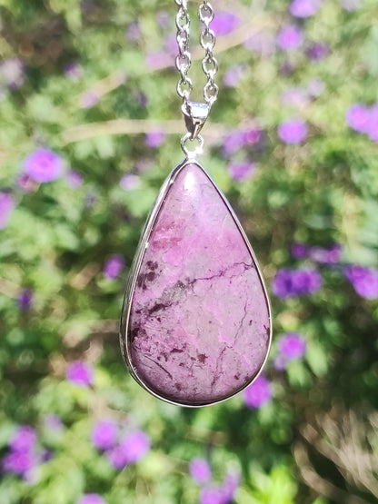 Sugilith / Sugilite inkl. 925 Silber Fassung lila Edelstein Kette Natur Heilstein Energie Rarität Mann Frau Er Sie Geschenk Edel hohwertig