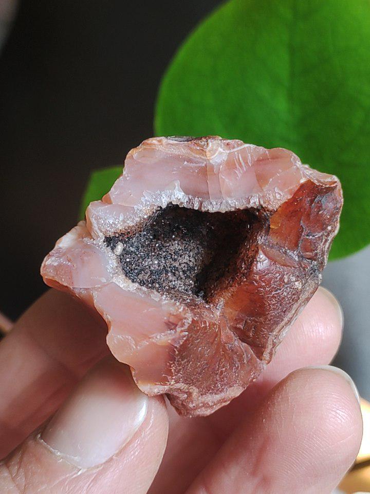 Géode Cornaline brute Pierre de guérison de collection ~Chakra ~Pierre de guérison ~Naturopathie ~Eau énergisée