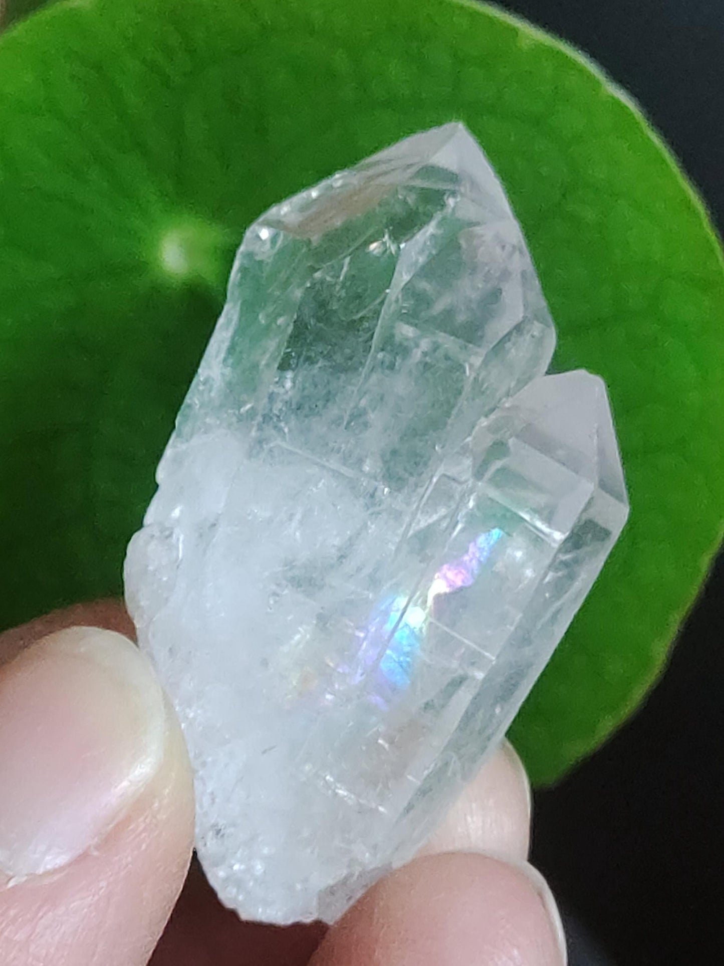 Quartz Rock Crystal Rainbow Point Collector's Grade Rarity Gemstone Decor Crystal Healing Stone Mineral Collection Energy Natural Unique Rare