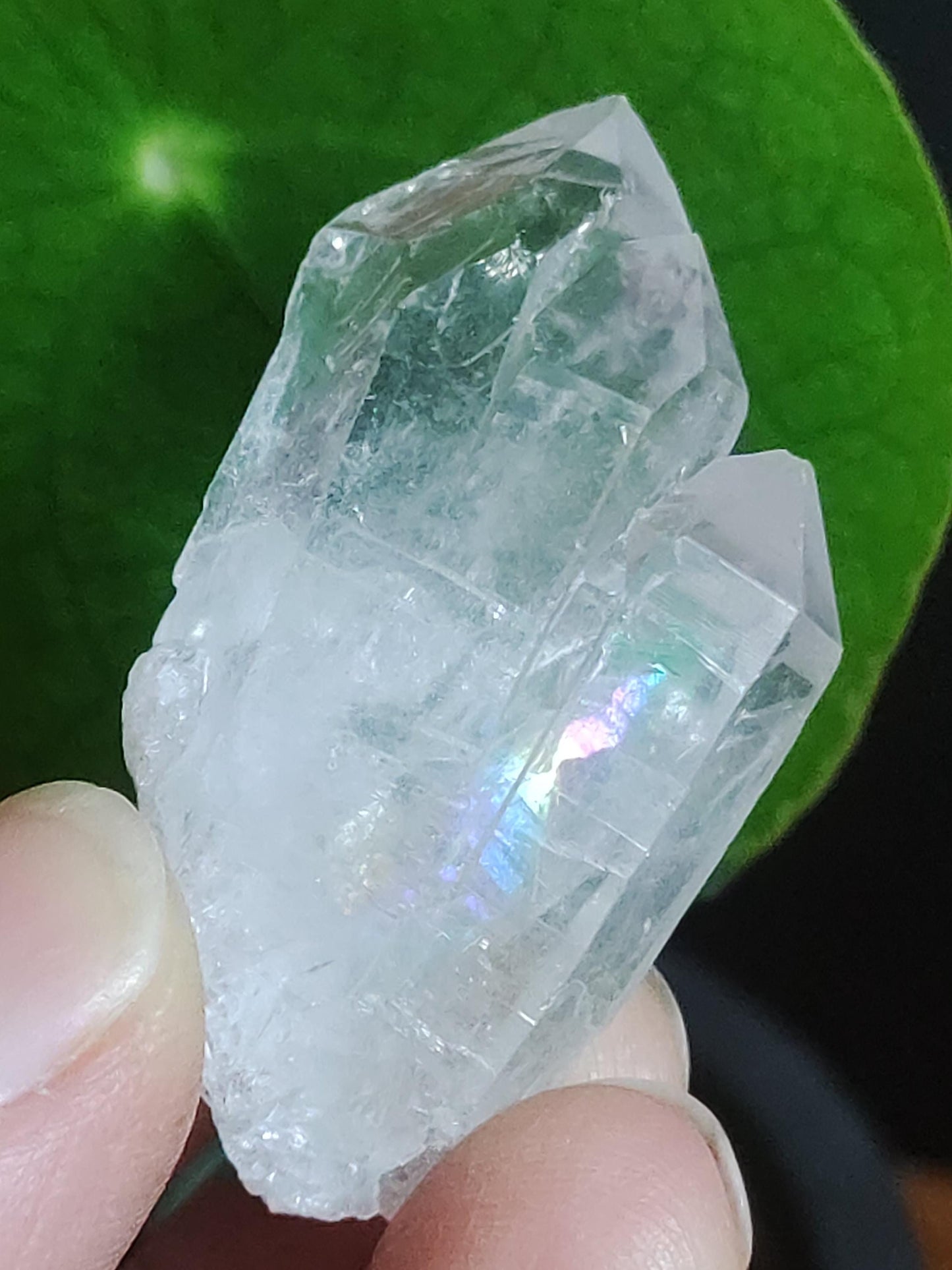 Quartz Rock Crystal Rainbow Point Collector's Grade Rarity Gemstone Decor Crystal Healing Stone Mineral Collection Energy Natural Unique Rare