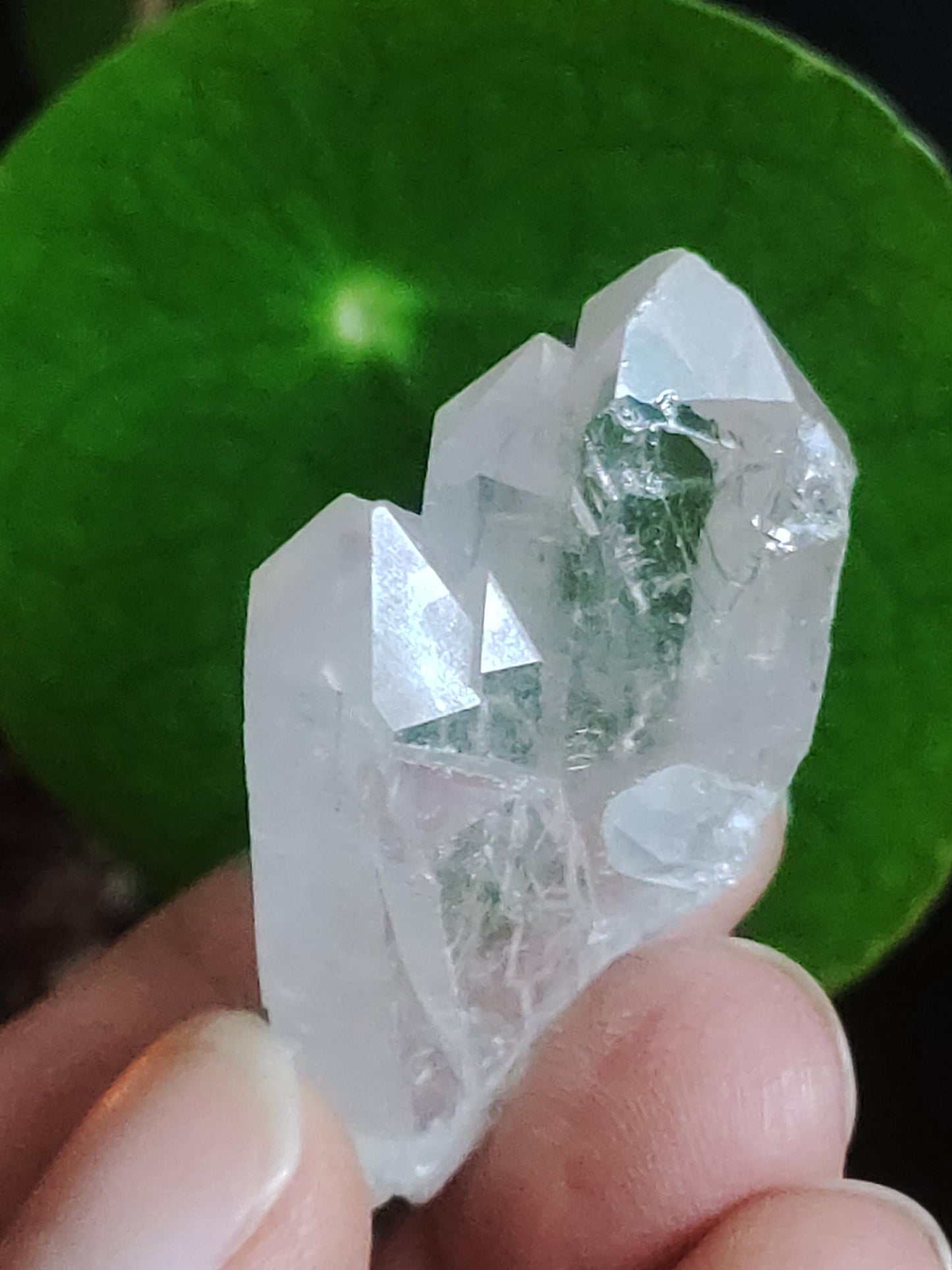 Quartz Rock Crystal Rainbow Point Collector's Grade Rarity Gemstone Decor Crystal Healing Stone Mineral Collection Energy Natural Unique Rare