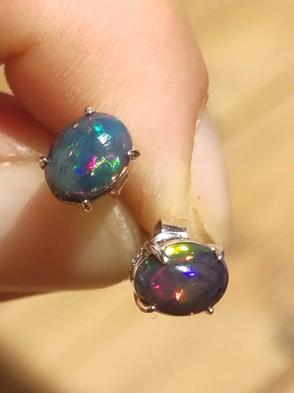 Ethiopian Black Opal AAA - 925 Sterling Silber bunt Ohrstecker Ohrringe Edelstein Heilstein Energie Frau Geschenk Schmuck Edel Rarität