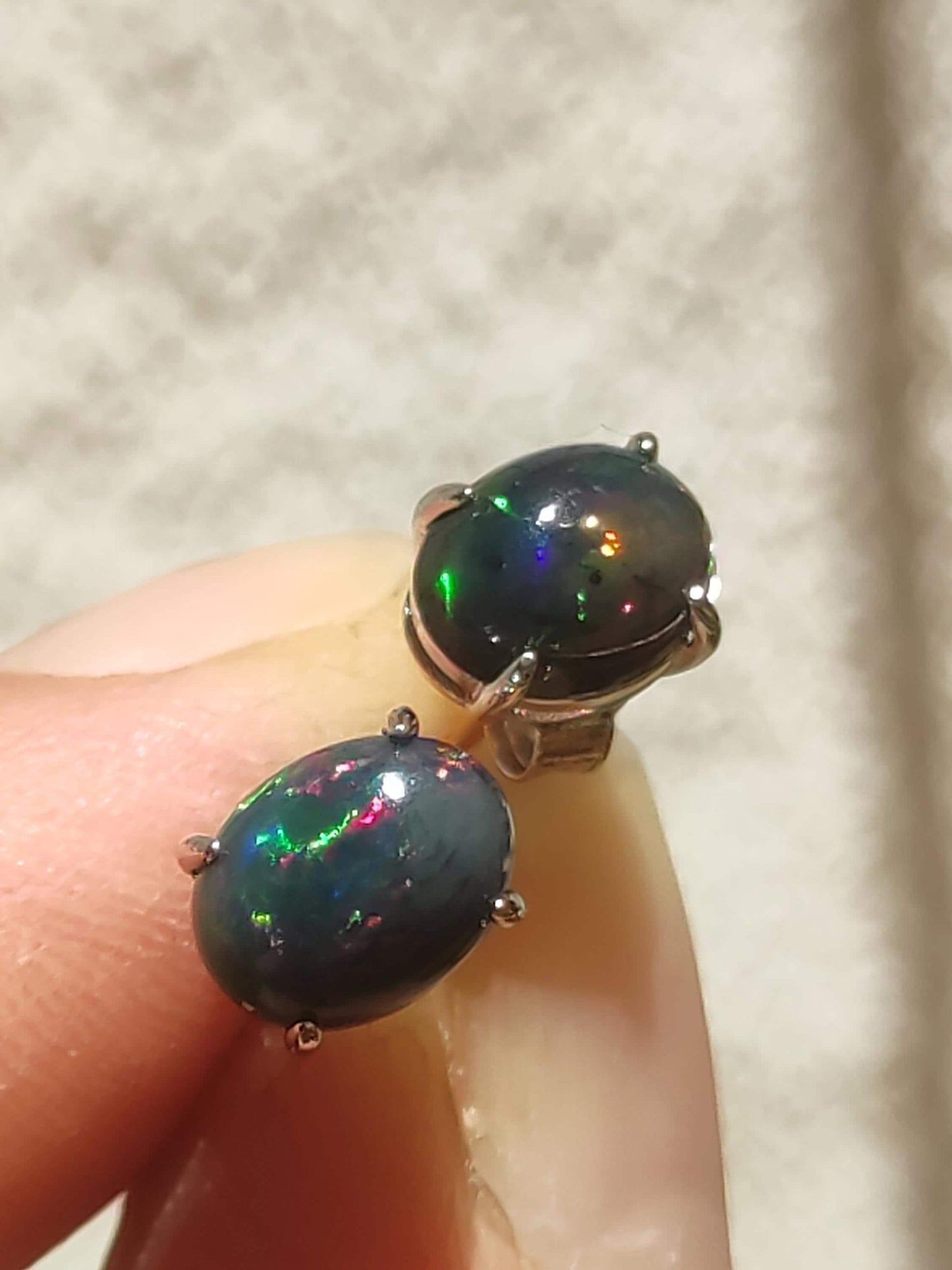 Ethiopian Black Opal AAA - 925 Sterling Silber bunt Ohrstecker Ohrringe Edelstein Heilstein Energie Frau Geschenk Schmuck Edel Rarität