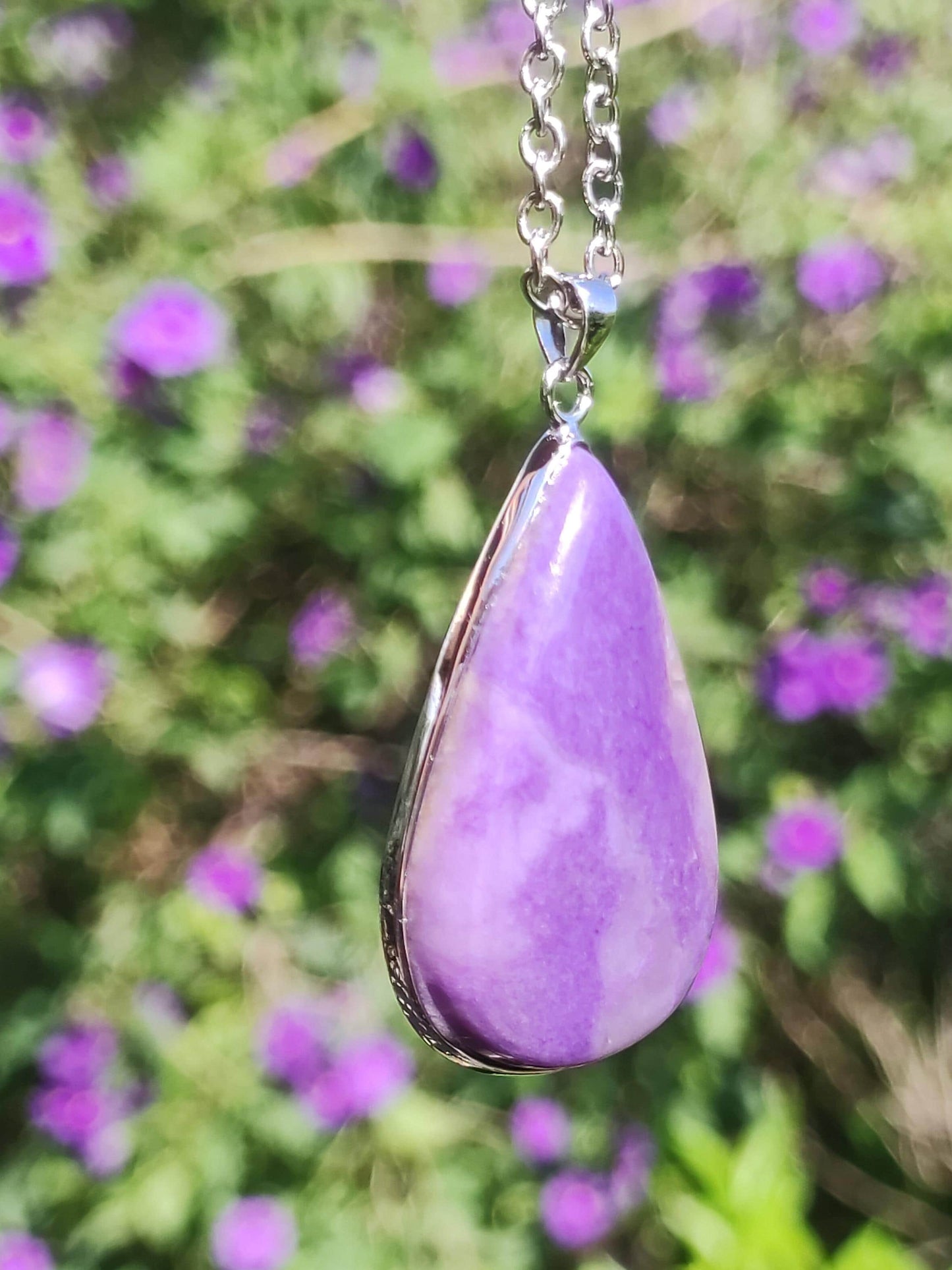 Collier en pierre précieuse violette en argent 925 de Sugilite / Sugilite AAA, pierre de guérison naturelle, énergie, rareté, homme, femme, il, elle, cadeau noble de haute qualité