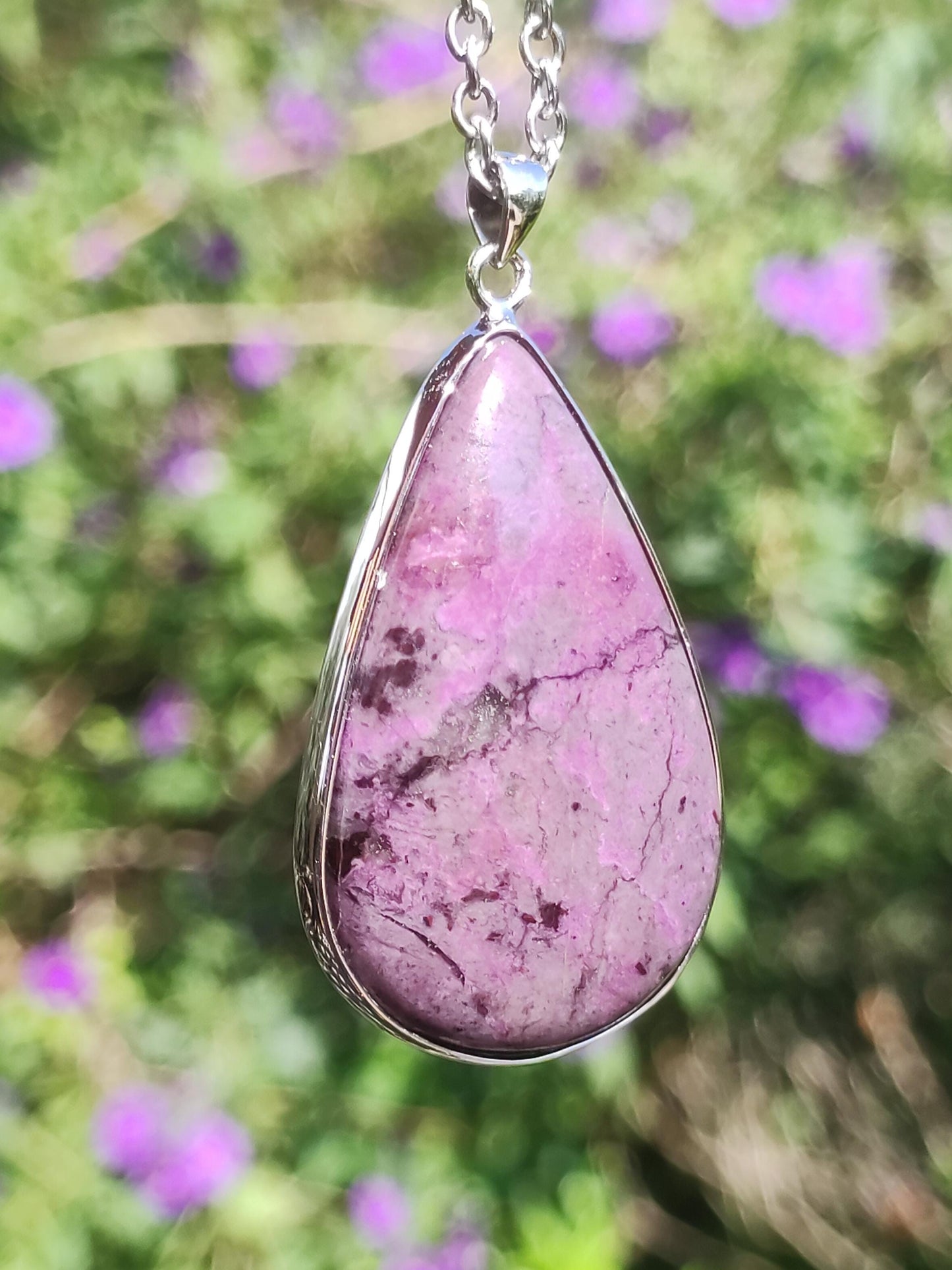 Sugilith / Sugilite inkl. 925 Silber Fassung lila Edelstein Kette Natur Heilstein Energie Rarität Mann Frau Er Sie Geschenk Edel hohwertig