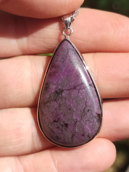 Sugilith / Sugilite inkl. 925 Silber Fassung lila Edelstein Kette Natur Heilstein Energie Rarität Mann Frau Er Sie Geschenk Edel hohwertig