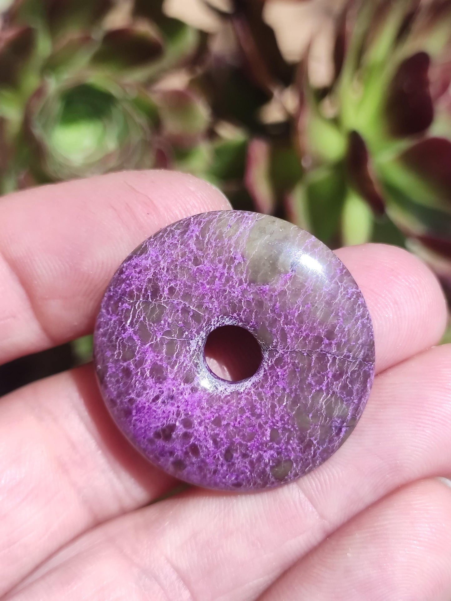 Stichtit ~ Collier de donuts en pierres précieuses Pi Symbole de protection du disque Violet Violet HIPPIE Chakra Boho Ethnique Pierre de guérison Vêtements Festival Violet Rareté