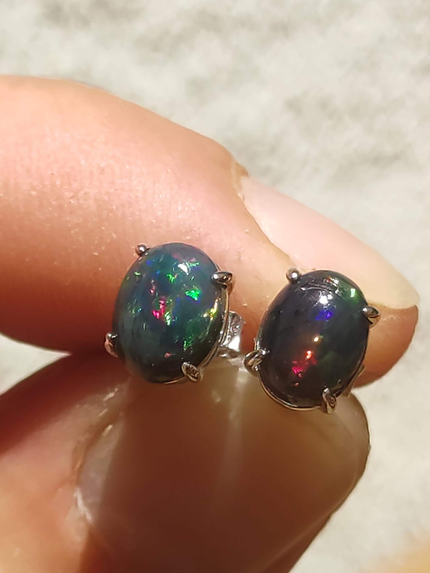 Ethiopian Black Opal AAA - 925 Sterling Silber bunt Ohrstecker Ohrringe Edelstein Heilstein Energie Frau Geschenk Schmuck Edel Rarität
