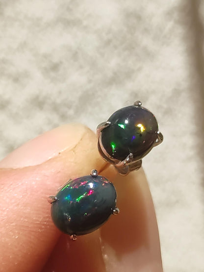 Ethiopian Black Opal AAA - 925 Sterling Silber bunt Ohrstecker Ohrringe Edelstein Heilstein Energie Frau Geschenk Schmuck Edel Rarität