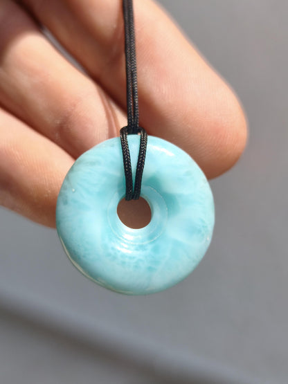 AAA Larimar Protection Donut Collier Pierre précieuse bleue Pierre de guérison Rareté Nature Femme Cadeau Homme Femme Elle Lui Énergie Force Chance