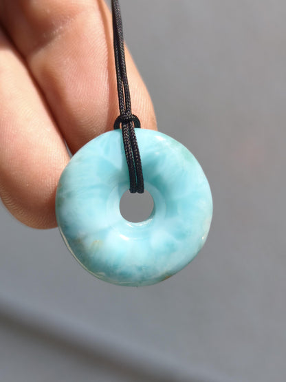 AAA Larimar Protection Donut Collier Pierre précieuse bleue Pierre de guérison Rareté Nature Femme Cadeau Homme Femme Elle Lui Énergie Force Chance