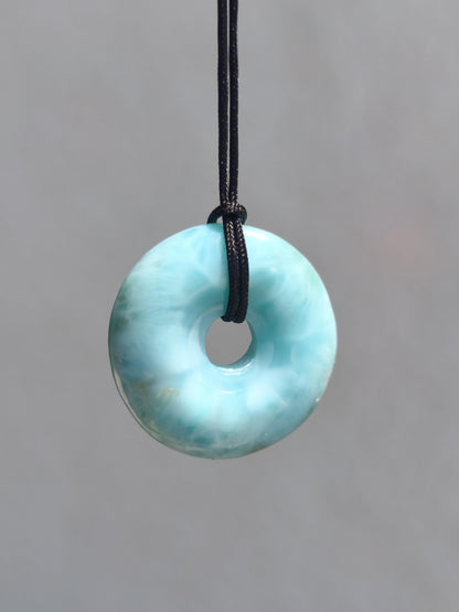 AAA Larimar Protection Donut Collier Pierre précieuse bleue Pierre de guérison Rareté Nature Femme Cadeau Homme Femme Elle Lui Énergie Force Chance
