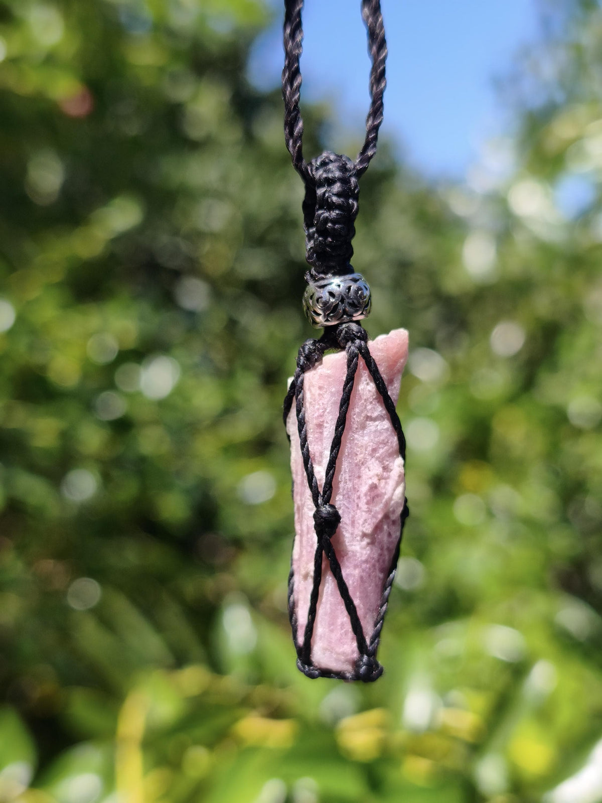 Rubellit Pinker / Rosa Turmalin Kette Makramee Anhänger Edelstein Natur Brasil Mineralien schimmer Mann Frau Geschenk Er Sie Handarbeit süß