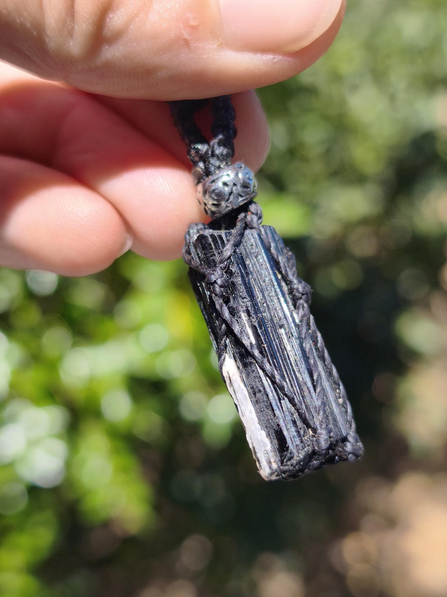 Schwarzer Turmalin (Schörl)  Kette Makramee Anhänger Edelstein Natur Brasilien Mineralien schimmer Mann Frau Geschenk Er Sie Handarbeit Edel