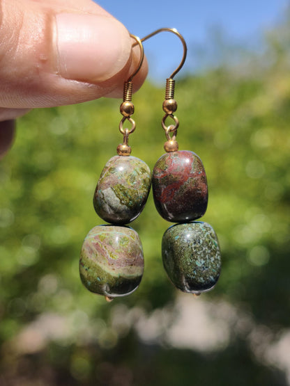 Rhyolith ~  Edelstein Ohrringe Geschenk Frau Schmuck Sie Freundin grün GOA Hippie Boho Natur Heilstein Natur Ohrhänger Edelstahl