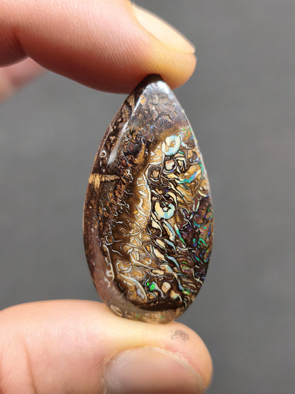 Boulder Opal AAA Sammlerstein Mineralien Kristalle Cabochon natürlich Heilstein Rarität Muster Australien Queensland