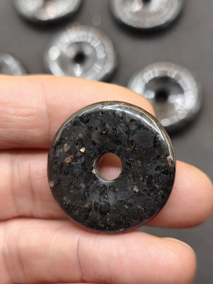 Nuummite Kette 30mm Edelstein Donut Anhänger Rarität schwarz gold Schutz Natur Heilstein Natur  Mann Frau Er Sie Freundin Geschenk Qualität