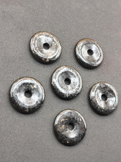Nuummite Kette 30mm Edelstein Donut Anhänger Rarität schwarz gold Schutz Natur Heilstein Natur  Mann Frau Er Sie Freundin Geschenk Qualität