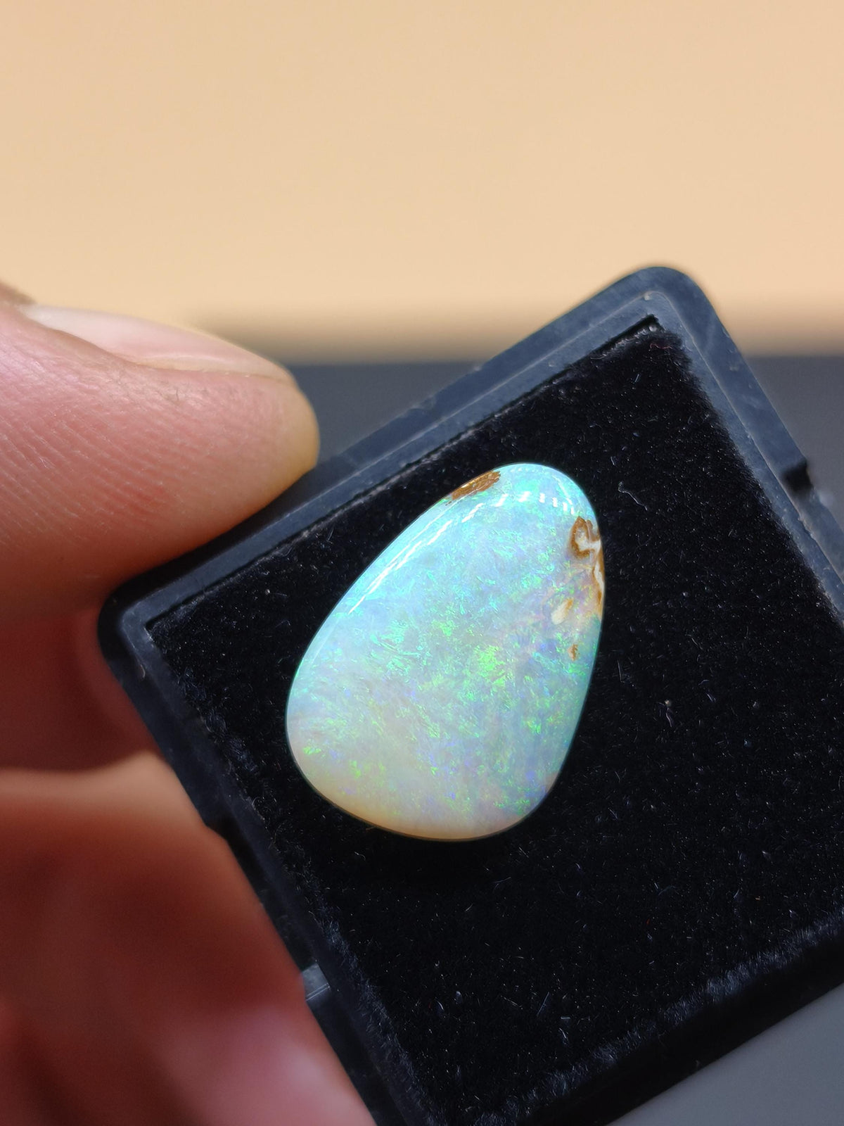 Opal Winton AAA bunt Regenbogen Sammlerstein Mineralien Kristalle Cabochon natürlich Heilstein Rarität Muster Australien