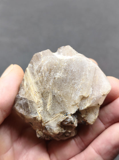 Rutilquarz gold roh Sammler Stufe Pyramide Kristall Rarität ~ Edelstein Deko Heilstein Mineral Kollektion Energie Natur besonders Geschenk