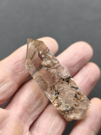 Rauchquarz mit Rutil gold roh Sammler Stufe Kristall Rarität ~ Edelstein Deko Heilstein Mineral Kollektion Energie Natur