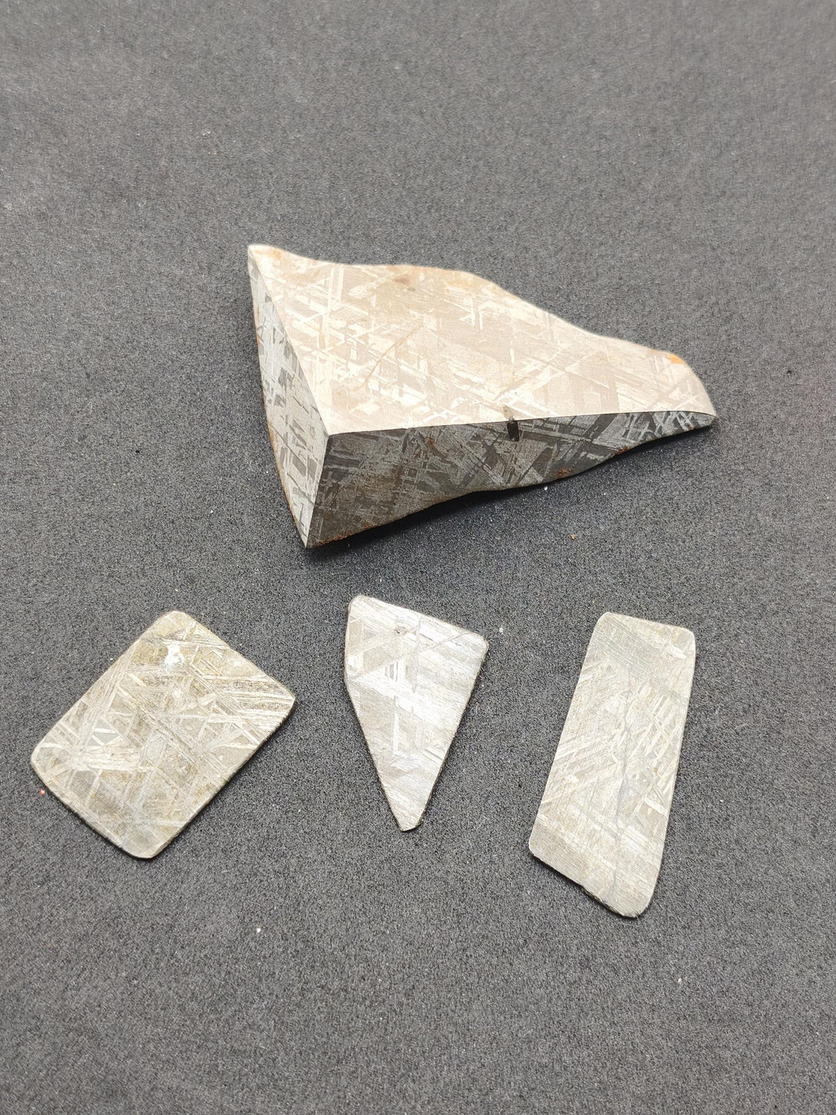 Gibeon Meteorit Namibia | Eisenmeteorit mit Widmanstätten-Struktur | Geätzter Meteoriten-Anschnitt Sammler Mineralien Kristalle Selten
