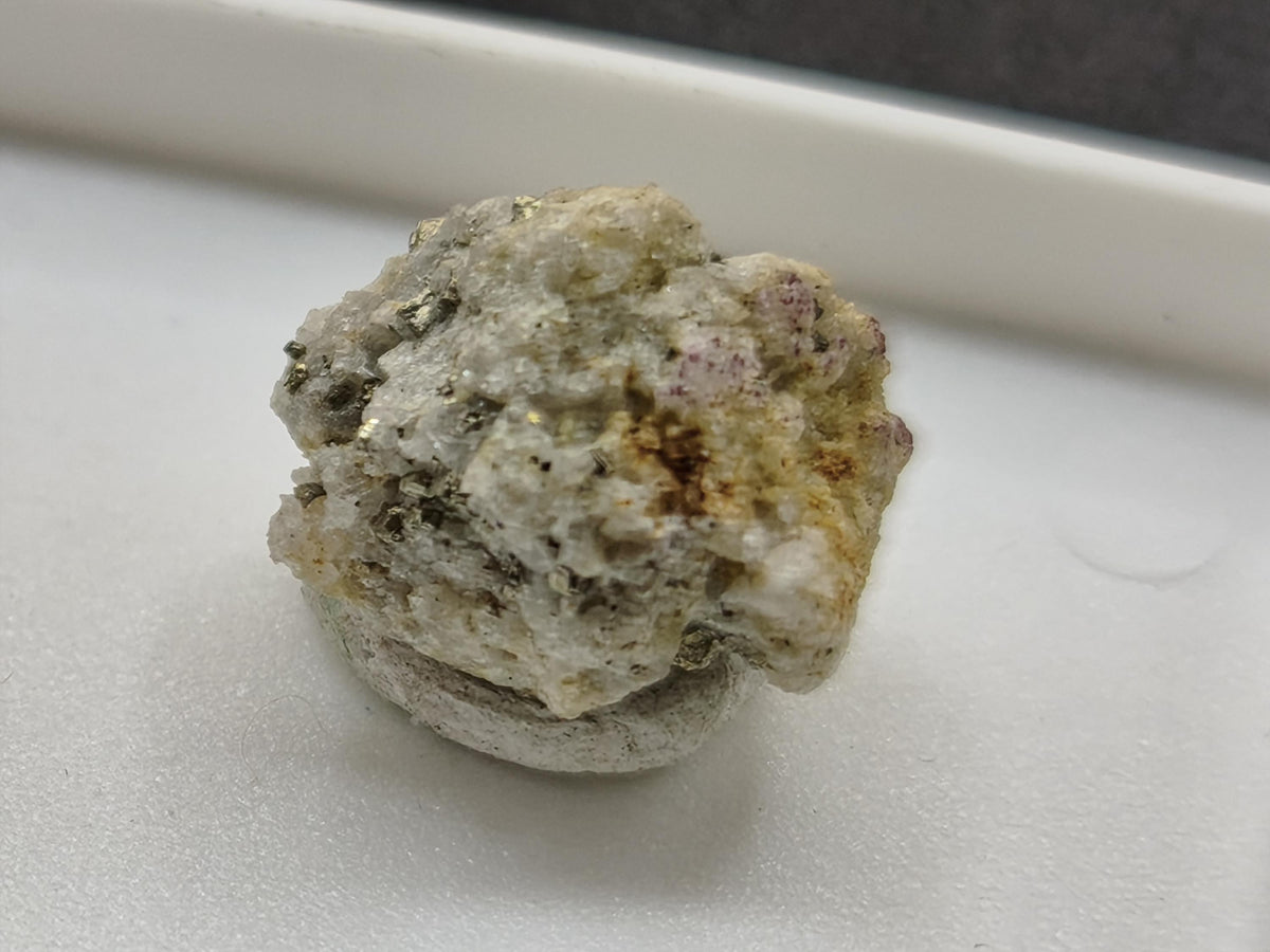 Gediegenes Gold auf Matrix Kristallin – Natürliches Gold aus Zlaté Hory, Tschechien echt natürlich Sammler Mineral selten