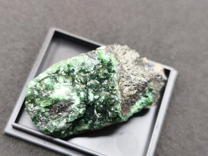 Cuproadamit Kristallstufe Tsumeb Namibia 40 mm | Tiefgrüne Kristalle Zincolivenit  Seltenes Sammlermineral Rarität Sammler roh Stufe Edelst