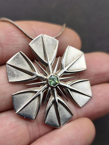 Montana Saphir grün Schneeflocken Kette Vintage mit Edelstein Silber Eiskristall Anhänger Geometrie Silber Schmuck Heilstein Rarität Frau