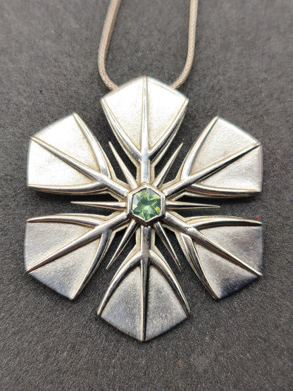 Montana Saphir grün Schneeflocken Kette Vintage mit Edelstein Silber Eiskristall Anhänger Geometrie Silber Schmuck Heilstein Rarität Frau
